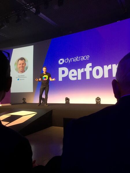 Dave Anderson. SVP, Marketing, eröffnete den Perform Summit von Dynatrace in Barcelona. (Dietmar Müller)