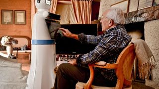Der Pflegeroboter Mario kümmert sich im Rahmen des gleichnamigen EU-Projekts um Demenzkranke. (KOMPAÏ robotics)