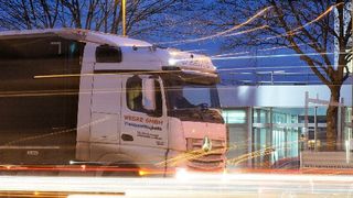 „Aufwände für Logistikprozesse wie die Kommissionierung oder das Verpacken lassen sich erst durch den Einsatz von KI wirklich detailliert und stundengenau vorhersagen und planen.“ (Bild: gemeinfrei© webandi)