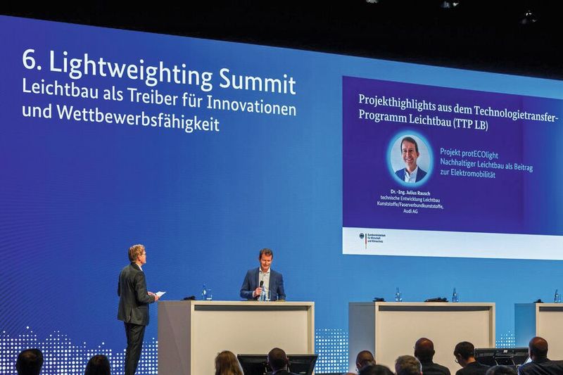 Am 21. April findet im Rahmen der Hannover Messe bereits zum siebten Mal der „Lightweighting Summit“ des Bundeswirtschaftsministeriums statt.(Bild:  bundesfoto/Bernd Lammel)