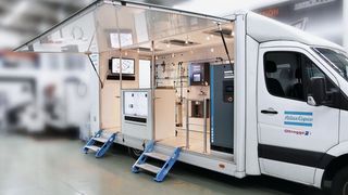 Der Druckluftspezialist Oltrogge besucht Kunden mit einem Showtruck. (Oltrogge)