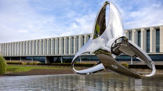 Wittenstein wird 75: Es begann mit Apfelentkernmaschinen und Nähmaschinen, heute steht das Unternehmen für mechatronische Antriebstechnik. (Bild: Wittenstein)