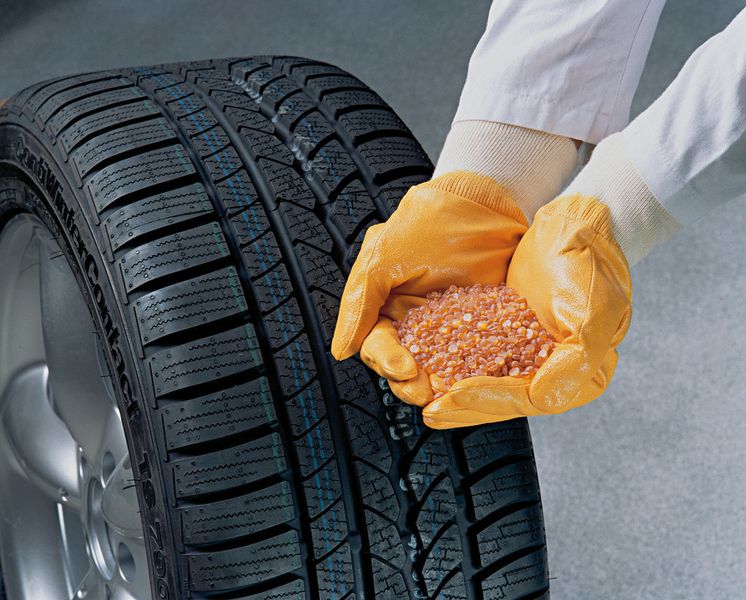 Focus on mobility solutions: Lanxess presents rubbers and polymers for the automotive industry (Picture: Lanxess)