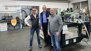 f.r.t.l. Dennis Christner, Chief Sales Officer at Leicht Stanzautomation GmbH, 
Harald Müller, Managing Director of DREEFS GmbH, and Tobias Frank, Project Manager at KOHLER Maschinenbau GmbH in front of the horizontal decoiler with integrated CPL 120 precision leveling machine. 
 (Image: KOHLER)