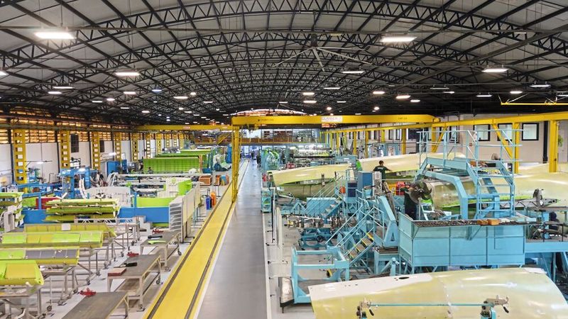 In der Fertigung von Sonaca Brazil entstehen komplexe Komponenten für die internationale Aerospace-Industrie. (Bild: Grob-Werke)