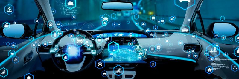Digitales Cockpit: Moderne Armaturentafeln in Fahr- und Flugzugen integrieren immer mehr auch sicherheitsrelevante Funktionen – etwa Objektmarkierung in Head-up-Displays. (Bild:  Shutterstock)