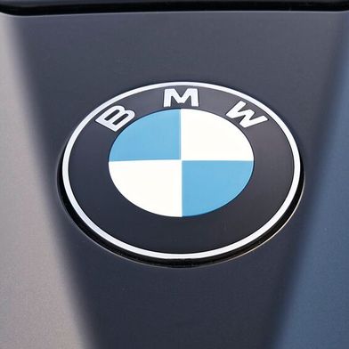 Verschiedene BMW-Modelle müssen in die Werkstatt – allein in Deutschland sind es 42.300 Autos. (Bild: Daniel Kraus / BMW)