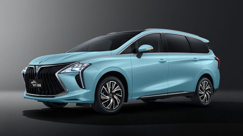 In das von den etablierten Herstellern kaum noch bediente Segment der Familienvans stößt jetzt ein Exot vor. (Bild: Indimo)