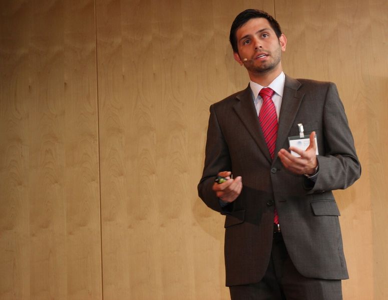 „Das selektive Laserschmelzen bietet mehr Freiheiten bei komplexen Strukturen“, Juan Isaza, Fraunhofer IFAM. (Bild: Castagna)