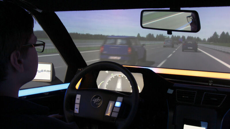 Das Bild zeigt eine Fahrt im Simulator. (Bild: DLR)