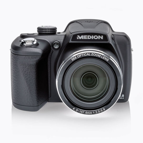 Die Digitalkamera Medion Life P44029 gibt es ebenfalls nur in den Nord-Filialen. Sie verfügt unter anderem über einen 20-Megapixel-CCD-Sensor, einen 35-fach optischen Zoom, ein Weitwinkelobjektiv, einen mechanischen Bildstabilisator und einen Autofokus. Kostenpunkt: 119 Euro. (Bild: Aldi Nord)