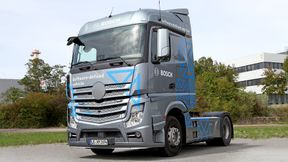 Auch im Nutzfahrzeug werden bislang verteilte Fahrzeugfunktionen auf zentralen Rechenplattformen beispielsweise für die Domänen Cockpit oder Vehicle nun zusammengefasst und Software und Hardware konsequent entkoppelt. (Bild: Bosch)