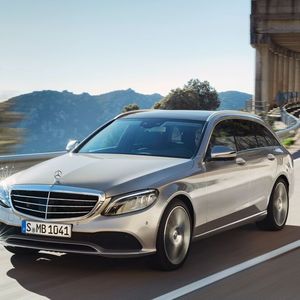 (Mercedes)