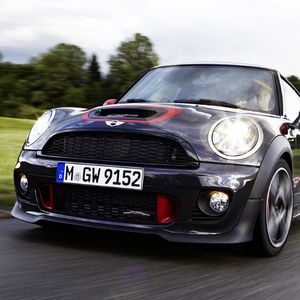 Mini John Cooper Works GP: Die 218 PS starke Rennversion kostet 36.800 Euro.