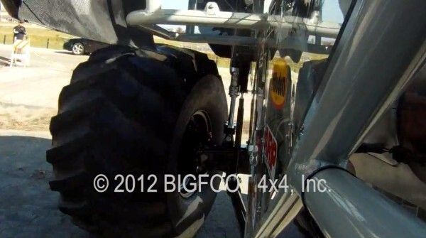 Der Bigfoot 20: der weltweit erste Monstertruck mit Elektroantrieb macht mit über 260 kW und 1100 Nm Autos umweltschonend platt (Bild: Bigfoot 4x4 Inc.)