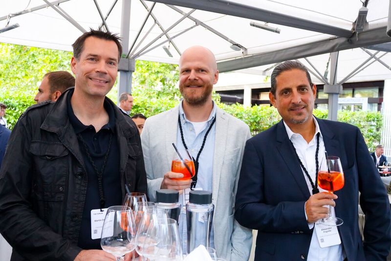 Zum Ausklang ein Aperitif mit (v. l.) Martin Drissner (Controlware), Jochen Griebel (Netlogix) und Alexander Pogoda (Exagrid) (Bild: TIM)