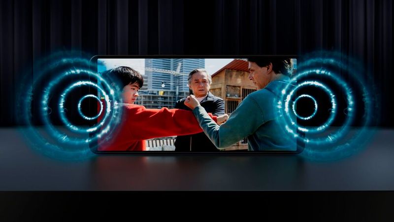 Für einen besseren Sound hat Sony identische Lautsprecher-Einheiten in der linken und der rechten Seite verbaut. (Bild: Sony)