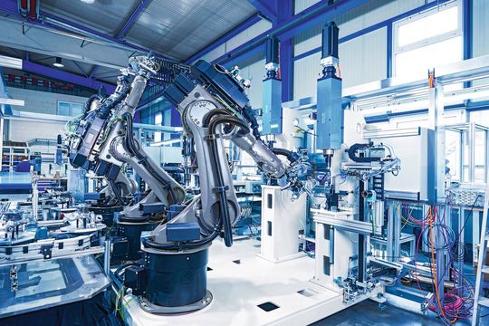 Der hohe Wirkungsgrad von elektromechanischen Fügesystemen sorgt für effiziente und energieschonende Prozesse – auch beim Einsatz am Roboter oder auf stationären und beweglichen Portalen. Der hohe Wirkungsgrad von elektromechanischen Fügesystemen sorgt für effiziente und energieschonende Prozesse – auch beim Einsatz am Roboter oder auf stationären und beweglichen Portalen.