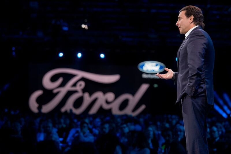 Auf dem Go-Further-Event im Kölner Ford-Werk erläuterte Ford-Chef Mark Fields auch die Strategie des Herstellers für die kommenden Jahre. Sie umfasst umfangreiche Entwicklungen in den Bereichen automatisiertes Fahren, intelligente Mobilität, Nutzung von Kunden-Feedback und der Anwendung von „Big Data“. (Ford of Europe)