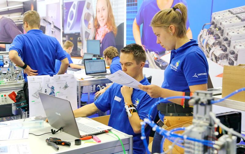 Schweizer Meister 2016 gesucht: Intensive Wettkämpfe auf der Prodex in den Disziplinen Konstrukteur, Elektroniker und Automatiker. (Anne Richter)