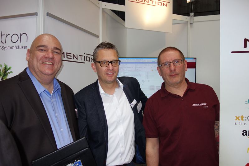 (v. l.) Oliver Gorges, cop software + services, André Hoock, BenQ, und Heiko Imiolczyk, mention Software (Bild: IT-BUSINESS)