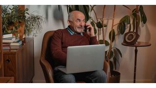 Über Telefon und Videochat können ältere Menschen in Kontakt mit ihrer Familie bleiben. An einem realistischeren Modell arbeiten Forscher zur Zeit: Sie wollen die Kommunikation mittels AR-Brille möglich machen. (Bild: gemeinfrei)