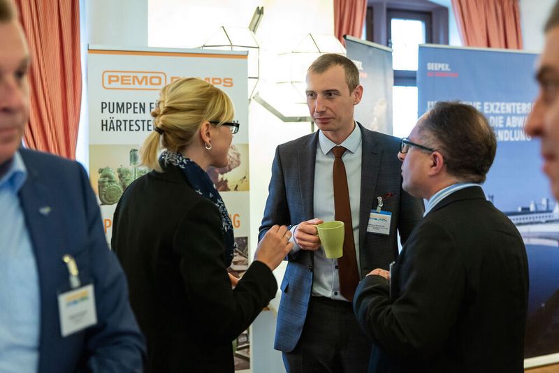 Impressionen der Förderprozessforen 2019: Beim Pumpen- und Schüttgut-Forum diskutieren Experten an zwei Tagen über Probleme bei Förderprozessen. Dabei steht der praxisorientierte Austausch und die gemeinsame Lösungsfindung im Vordergrund des Netzwerktreffens der Pumpen- und Schüttgut-Community. (Stefan Bausewein / PROCESS)