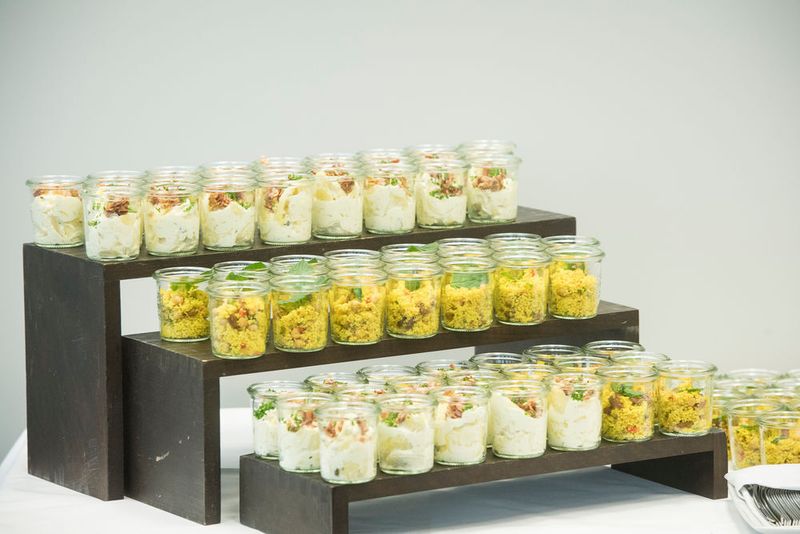 Der Kongress und die Tischmesse im Foyer boten einen angenehmen Rahmen für Gespräche und das Networking. (Thomas Entzeroth)