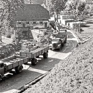 Der L 6600: Lastzüge der Baureihe 304 auf Testfahrt durch den Schwarzwald im Jahr 1950. (Bild:  Mercedes-Benz AG)