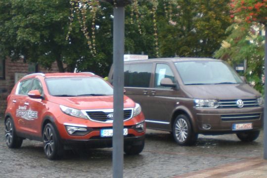 Am Morgen brachten die Schüler die Autos auf ihr Ausstellungsgelände. (Archiv: Vogel Business Media)