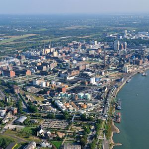 Der Chempark Leverkusen aus der Luft