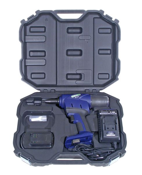 eRiv Komplett-Set im Werkzeugkoffer. (Bild: Avdel)