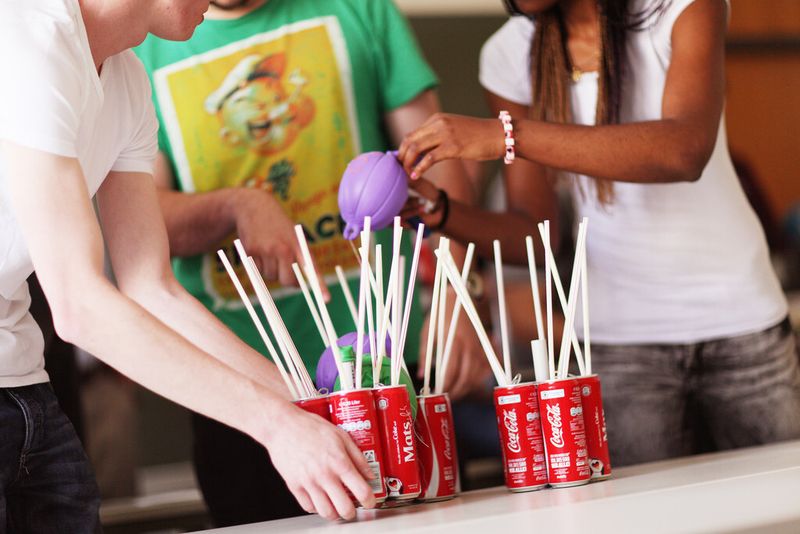 Das drittplatzierte Team versuchte sich an 30 vollen Dosen, scheiterte aber an der Strecke, die nicht komplett im Schwebezustand bewältigt werden konnte. (Bild: Hochschule Heilbronn)