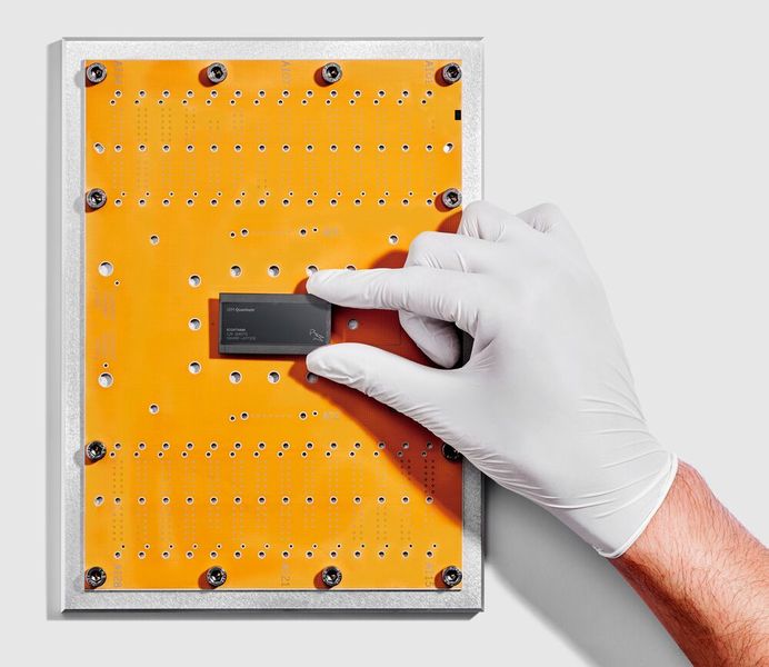 Der IBM-Chip „Nighthawk“ in Natura.  (Bild: IBM)