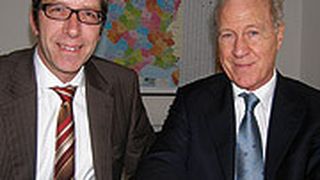 Marcus Stein (li.) und Dr. Ulf Cloppenburg, Vorstandsmitglieder der Cloppenburg Automobil AG. (Archiv: Vogel Business Media)