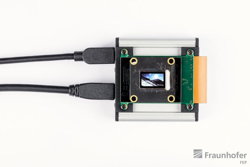 Bild 2: Das „720p Mikrodisplay“ zeichnet sich durch hohe Bildraten und hohe Kontrastverhältnisse auf Basis der OLED-auf-Siliziumtechnologie aus. (Fraunhofer FEP)