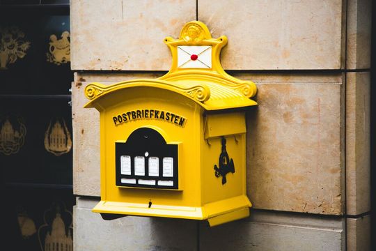 Haptische Printmailings strahlen nicht nur Wertbeständigkeit aus, sondern lassen ein besonders Gefühl zurück. Wer findet nicht gern, neben all den Rechnungen, etwas Buntes im Briefkasten? Haptische Printmailings strahlen nicht nur Wertbeständigkeit aus, sondern lassen ein besonders Gefühl zurück. Wer findet nicht gern, neben all den Rechnungen, etwas Buntes im Briefkasten?