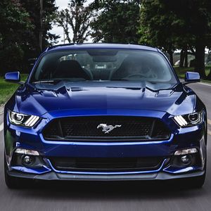 Ford hat erstmals bei der Entwicklung des Mustang die Bedürfnisse der europäischen Märkte einbezogen: sparsamere Motoren, höherwertige Materialien, mehr Komfort – die US-Ikone soll die Welt erobern.