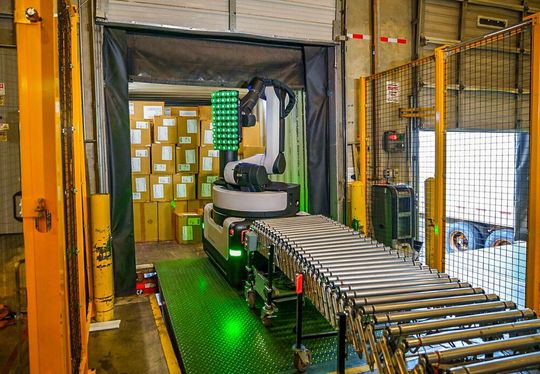 Die ersten beiden von Arvato bestellten „Stretch“-Roboter werden auf dem Logistikcampus dieses Logistikdientleisters in Louisville (Kentucky, USA) zum Einsatz kommen. Auch der Einsatz der Roboter in Europa ist geplant.(Bild:  Boston Dynamics)