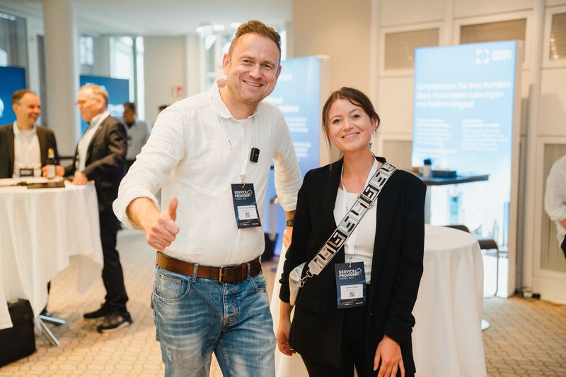 Prof. Dr. Julian Kawohl und Larissa Stelzl, beide von eco Systemizer (Bild: Vogel IT-Akademie / Manuel Emme)