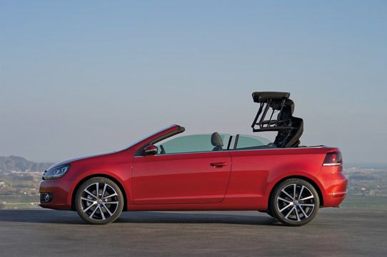 Das neue Golf Cabriolet hat ein Stoffdach... (Foto: Volkswagen)