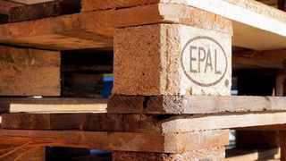 Die Erfolgsgeschichte der Palette begann vor knapp 55 Jahren. Heute ist das Transportmittel aus der Logistik nicht mehr wegzudenken. (gemeinfrei)