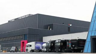 Nach und nach werden alle Bauzäune und Kräne am neuen Werk Haiger abgebaut. (Rittal GmbH & Co. KG)