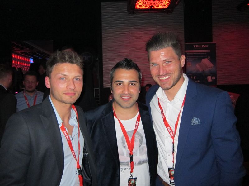 (m.) Giuseppe Rizzo, Software Partner, mit Tobias und Andreas Bajohr (r.), BAB (Bild: IT-BUSINESS)