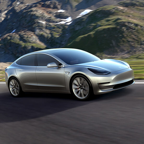 Das Tesla Model 3 ist der Einstieg in den Massenmarkt für die Elektroauto-Marke und soll Tesla helfen bis 2025 den Marktwert von Apple zu erreichen. Zurück zum Artikel (Bild: Tesla)