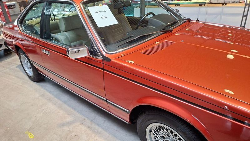 Die 6er-Reihe feiert in diesem Jahr ihren 50. Geburtstag. Ob's daran oder am attraktiven Preis lag? Dieses Exemplar fand in Stuttgart jedenfalls einen neuen Besitzer. (Bild: Dominsky –  »kfz-betrieb«)