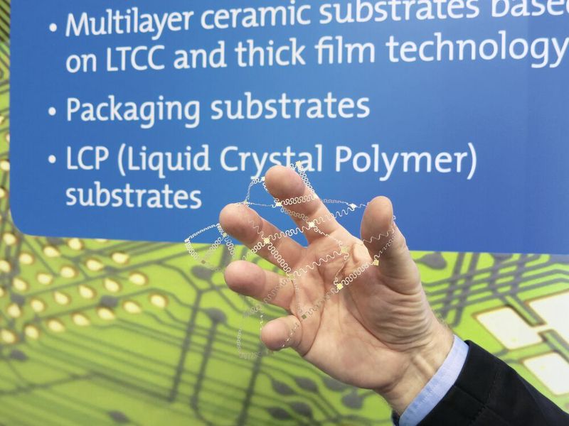 Flexible und körperverträgliche Elektronik auf LCP-Basis von Dyconex am Stand von MST Group. (Reinhardt / Devicemed)