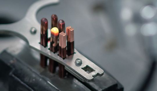 Das Laserschweißen von Hairpins eignet sich für die Großserienfertigung von Elektromotoren. (Bild:  Scansonic)