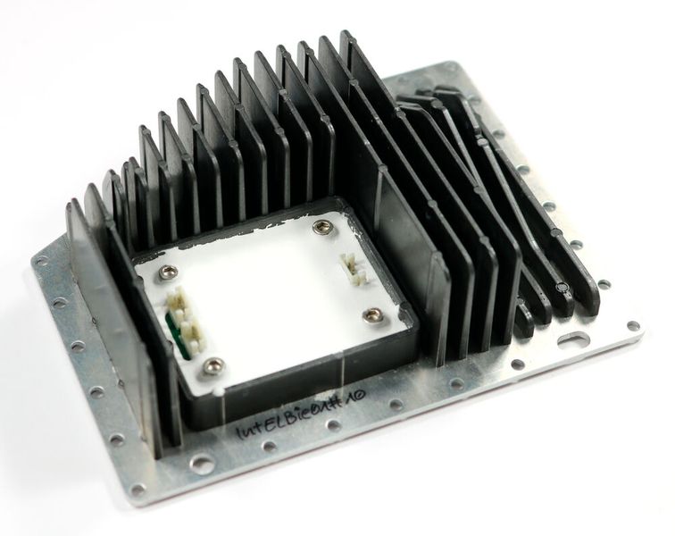 Prototype with a selected new inorganic encapsulant for electronics. (Image:Fraunhofer IMWS)