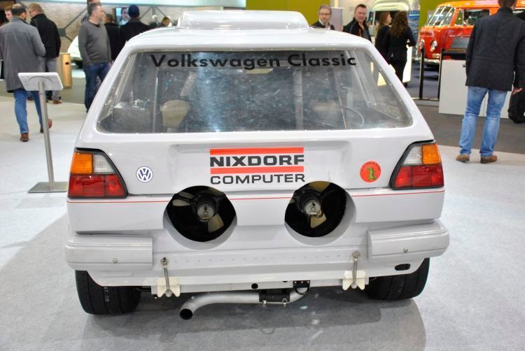 Das Bi-Motor-Prinzip (ein Motor vorne, ein Motor hinten) erlaubte den wahlweisen Einsatz von Front-, Heck- oder Allradantrieb. Maximal standen also 652 PS zur Verfügung. (Dominsky)